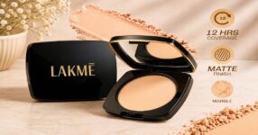 Lakme compact with matte finish